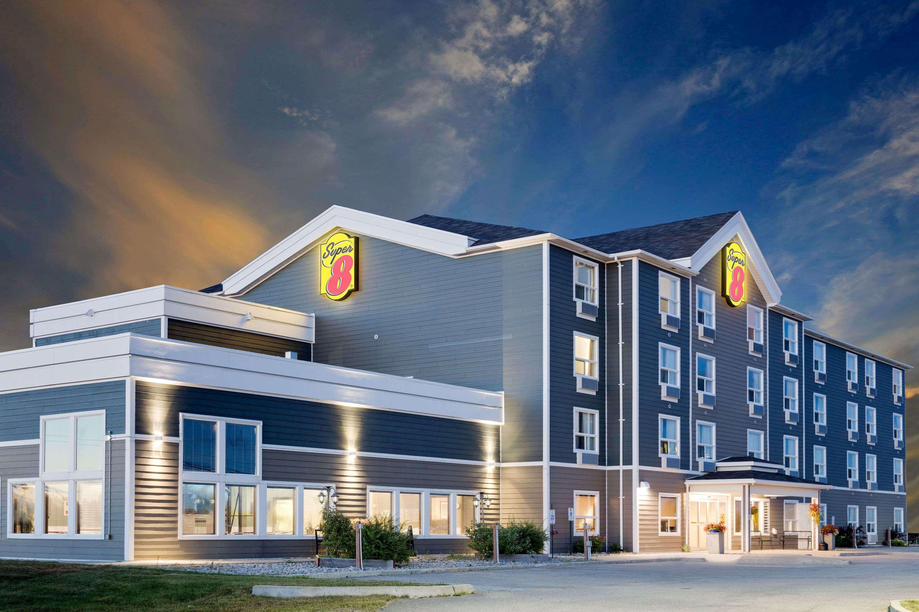 Hotel Super 8 By Wyndham Kapuskasing Exterior foto