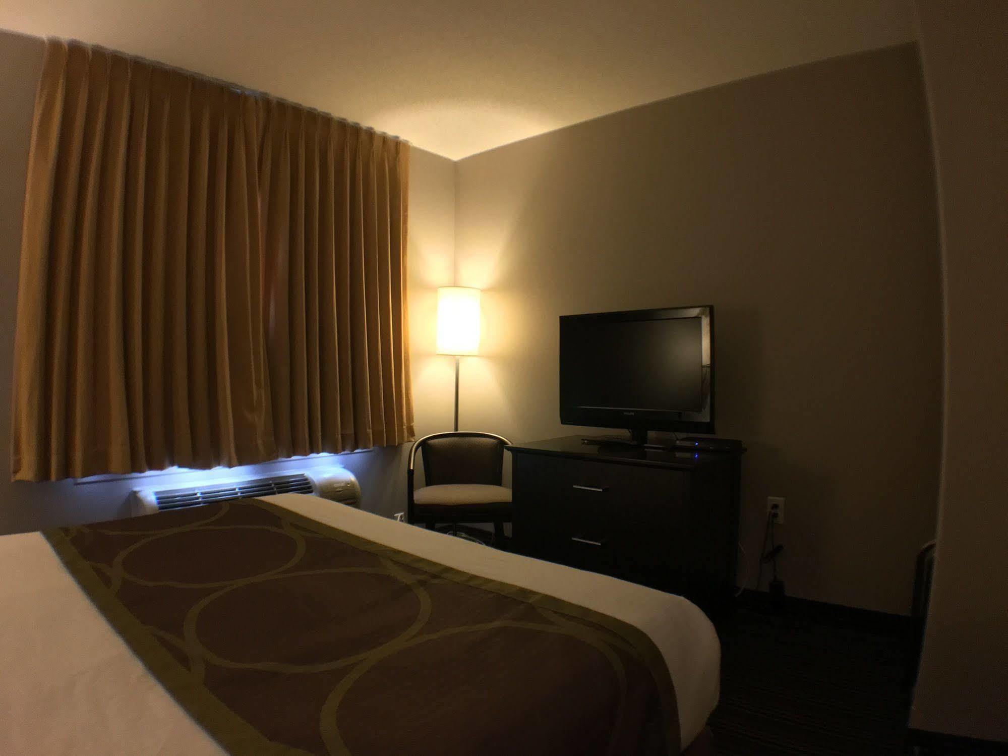 Hotel Super 8 By Wyndham Kapuskasing Exterior foto